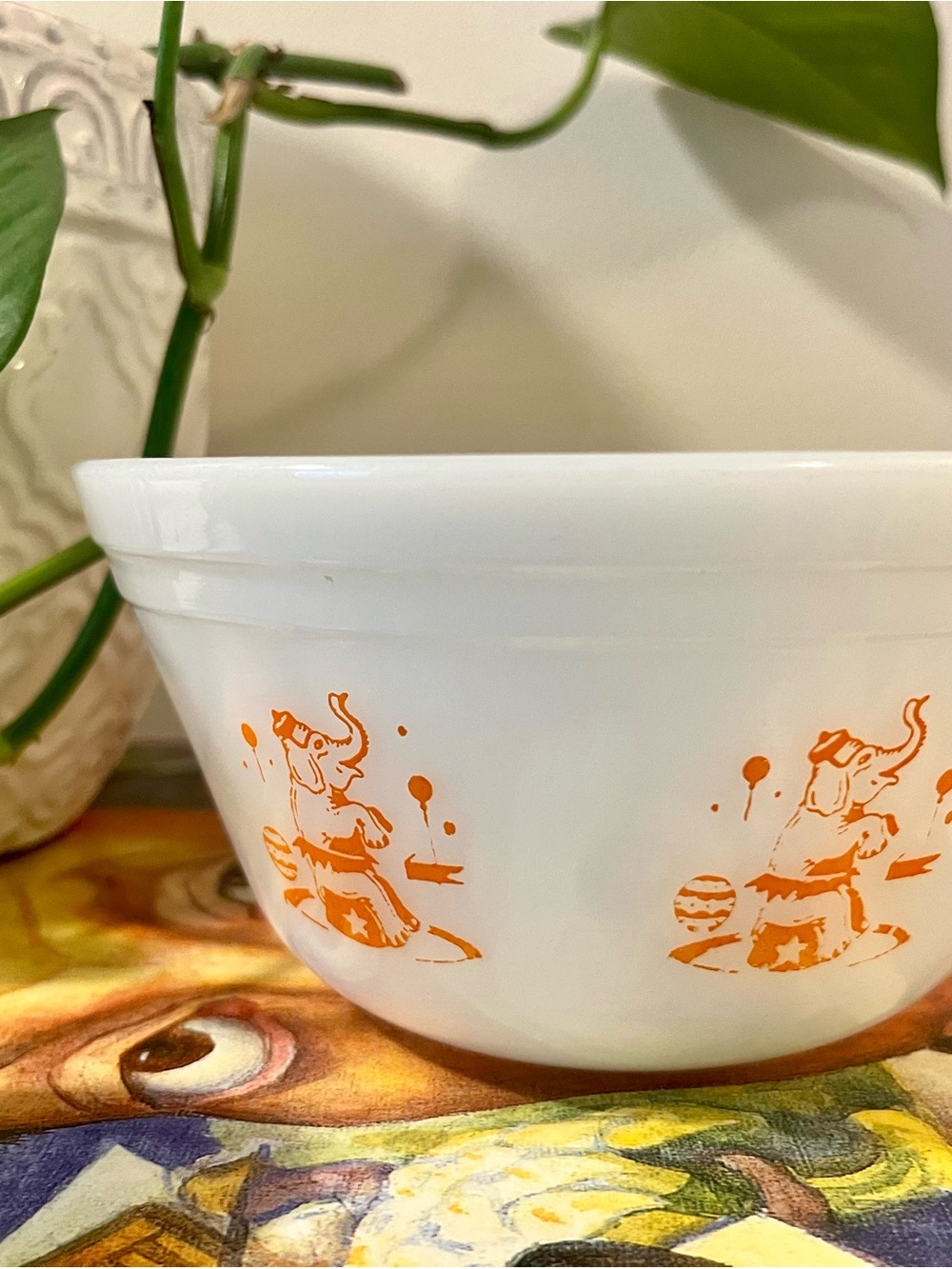 1950s Vintage Federal Glass Circus Bowl with Orange Circus Elephants Pattern